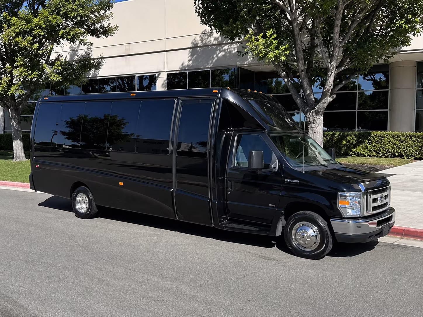flint holiday party bus rental