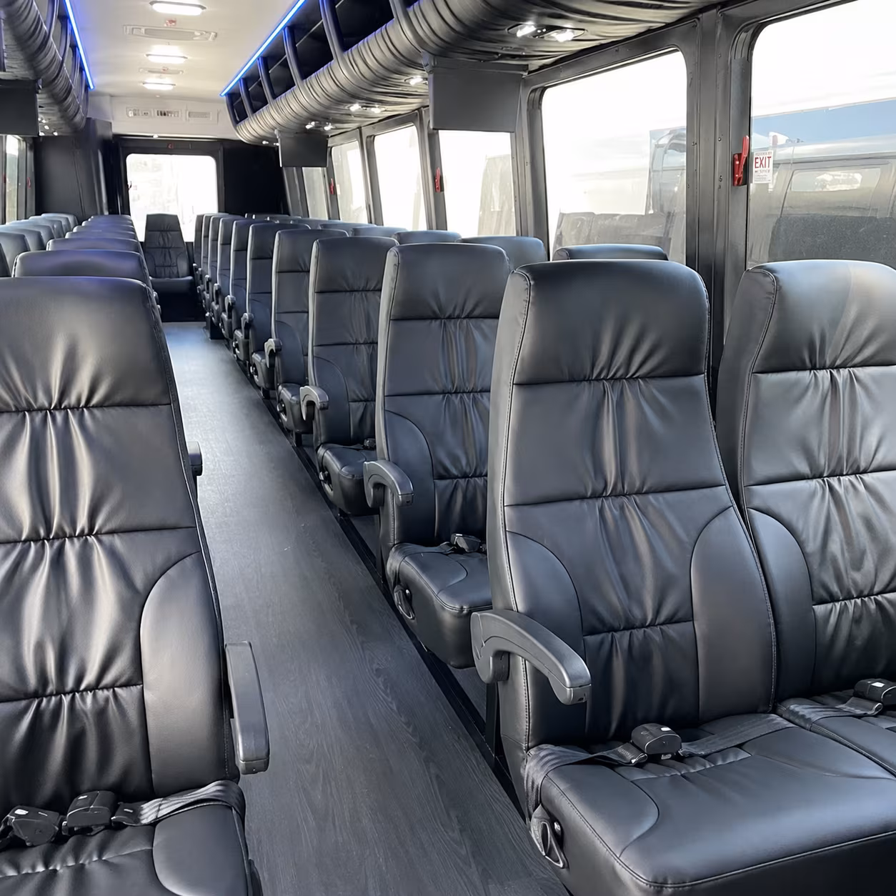 minibus rentals for leelanau peninsula winery crawls from flint